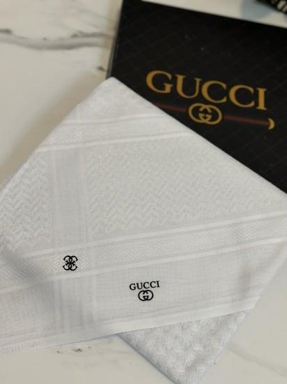 شماغ قوتشي ابيض اخر اصدار