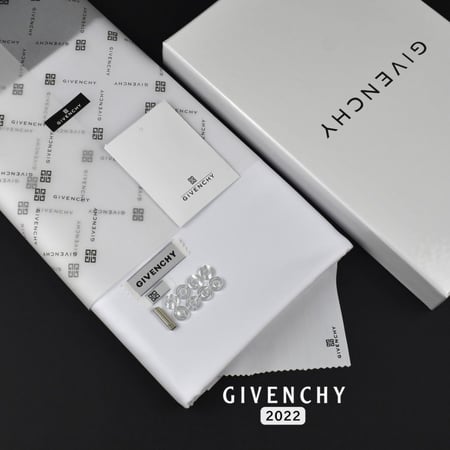 العرض البلاتيني من جيفنشي F31