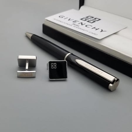 العرض البلاتيني من جيفنشي F31