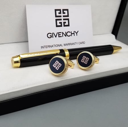 العرض البلاتيني من جيفنشي F31