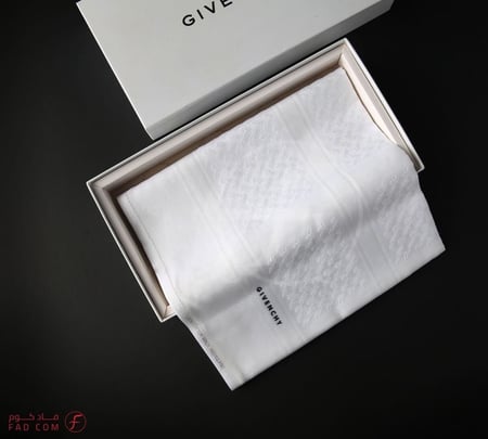 شماغ جيفنشي ابيض