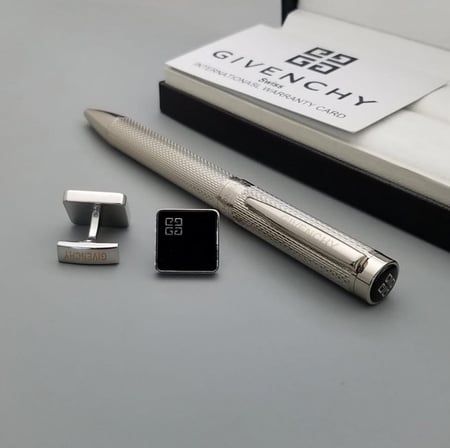 العرض البلاتيني من جيفنشي F31