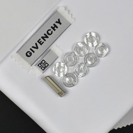 العرض البلاتيني من جيفنشي F31