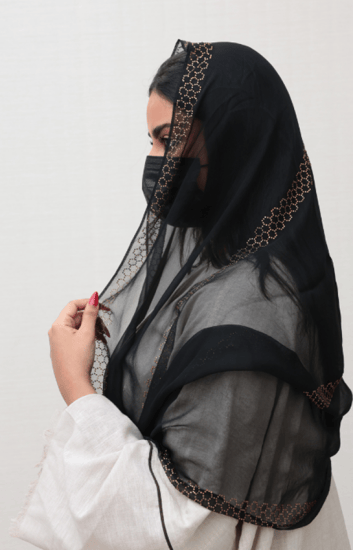 طرحة حرير طبيعي فصوص ذهبي 953