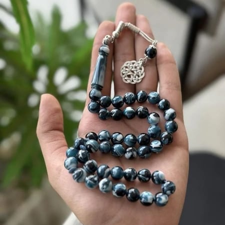 سبحه بلون المكس الرمادي مع الاسود