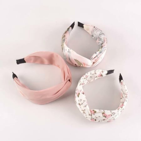 طوق   شعر  ورد