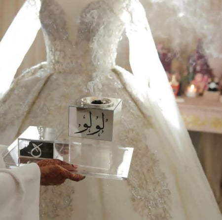 مبخرة مرايا مع الورد بالاسم