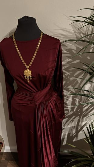 كلاسيك عنابي