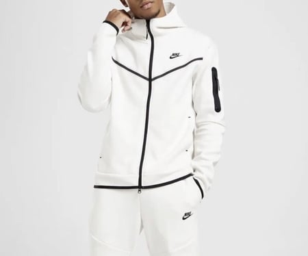 طقم نايك تك فيلس ابيض كامل