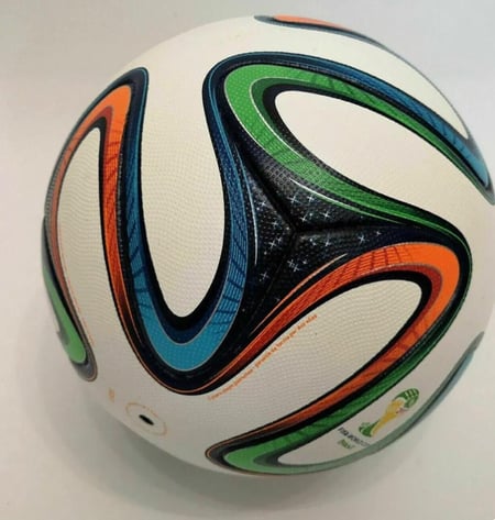 كرة قدم كاس العالم 2014 اديداس مقاس 5 size الرسمي للمحترفين