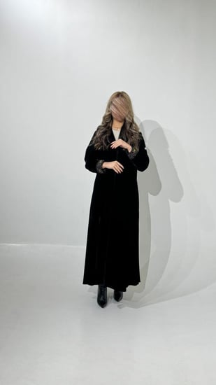 مخمل مع اكمام سواره ملونه