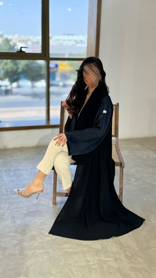 ملكي مع أكمام جاكار كحلي