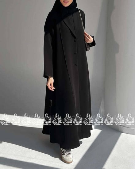 عرض عبايات سوداء