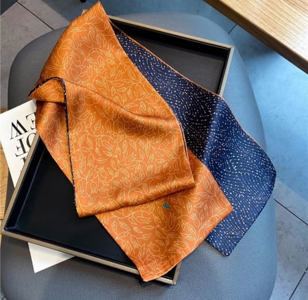 شال طويل بطباعة وجهين كحلي/برتقالي