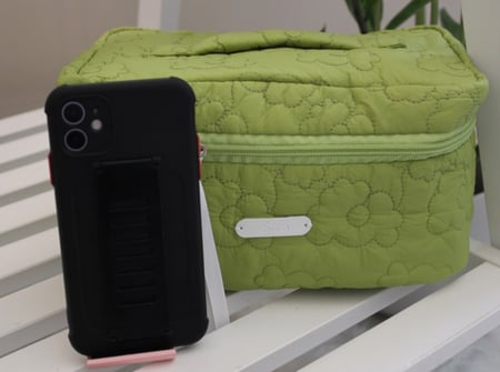 شنطه خضراء ماركه