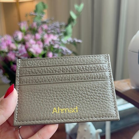 محفظة بـ٧ اماكن للبطاقات