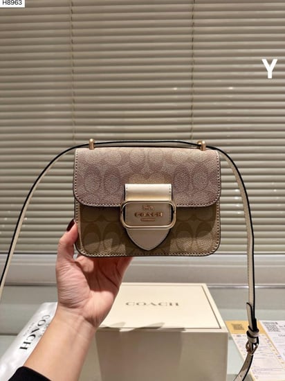 شنطة كتف كوتش