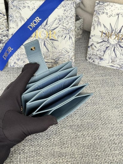 محفظة ديور مطفي