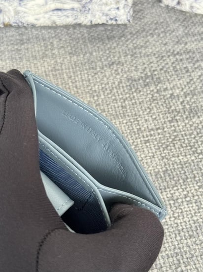 محفظة ديور مطفي