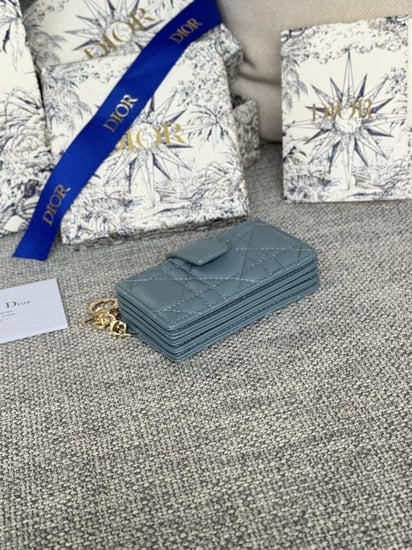 محفظة ديور مطفي