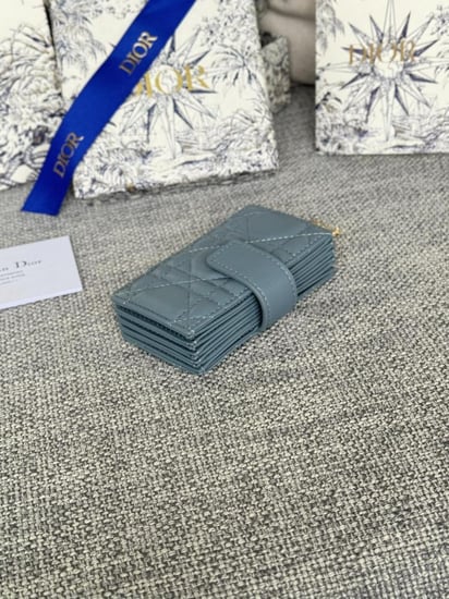 محفظة ديور مطفي