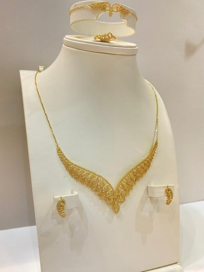 طقم تصميم الماس ماتروش عيار 18