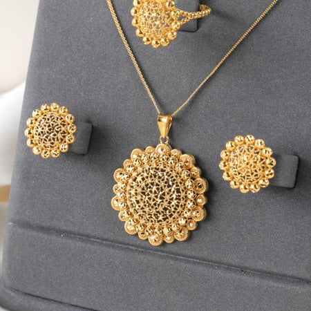 نص طقم عيار 21