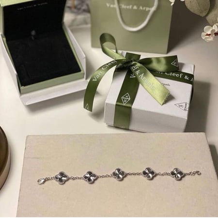 اسورة فان كليف