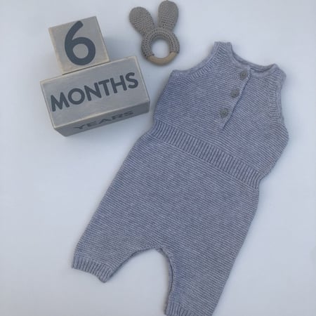 اطقم من الصوف المحبوك