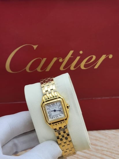ساعة كارتير نسائي حجم صغير جوده عاليه