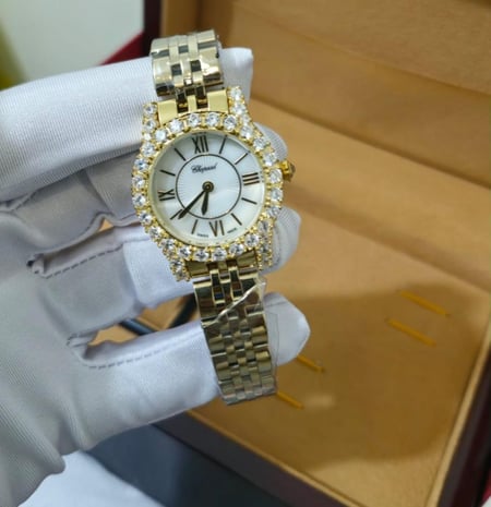 ساعة شوبارد نسائية