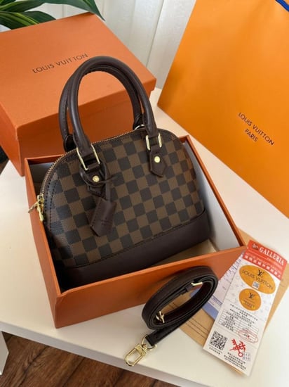 شنطة لويس فيتون نسائية