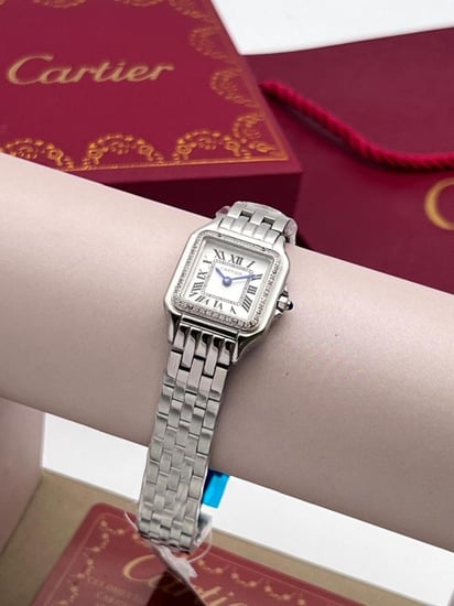 ساعات كارتير نسائية