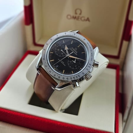 ساعة اوميجا رجالي كنغراف شغال موديل جلد