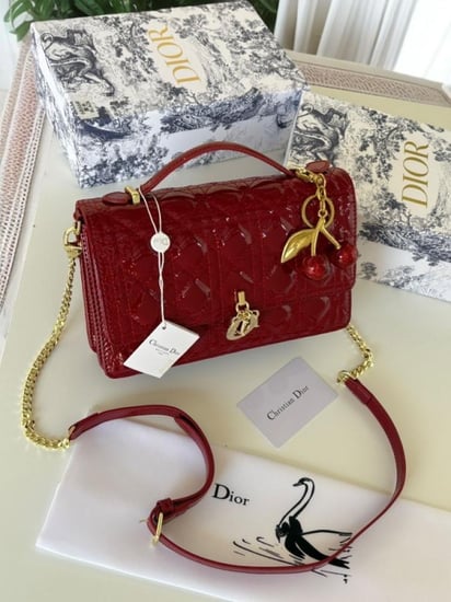 شنطه ديور لمعه ماستر معا ملحقاتها