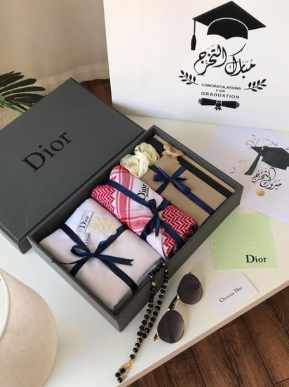 طقم رجالي من ديور راقي