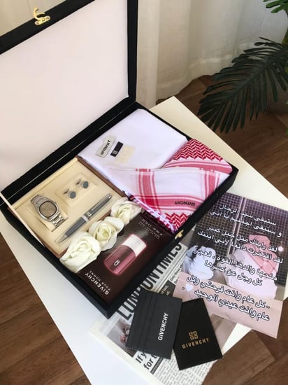 طقم هدايا رجاليه من جفنشي