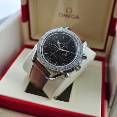 ساعة اوميجا رجاليه  موديل جلد كنغراف شغال