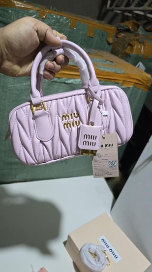 شنطه ميو ميو الهبه هاي كواليتي