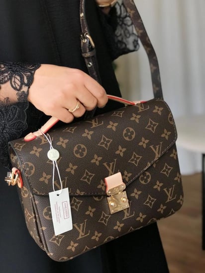 شنطه لويس فيتون هاي كواليتي معا ملحقاتها