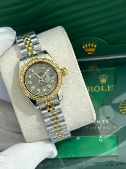 ساعة رولكس نسائي فصوص