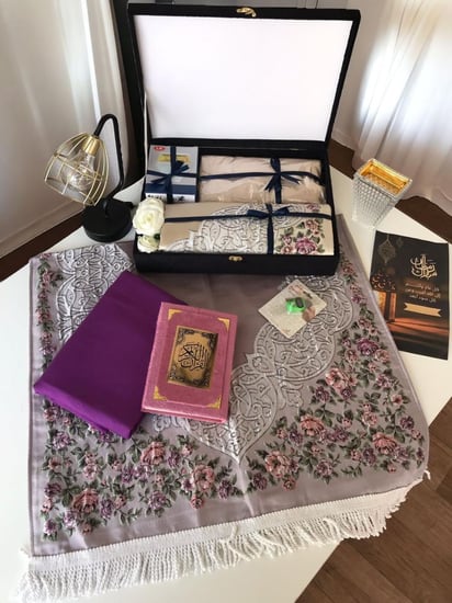 اطقم هدايا رمضانيه نسائيه فخمة