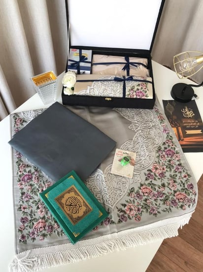 اطقم هدايا رمضانيه نسائيه فخمة