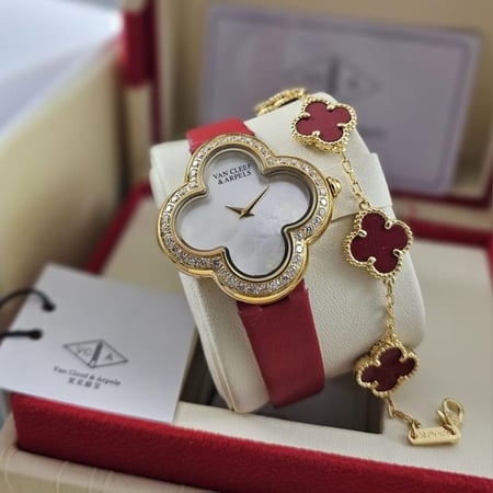 ساعه فان كليف معا اسواره طبق الاصل