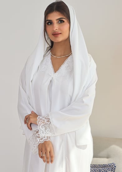 قميص كم طويل مميز بالدانتيل