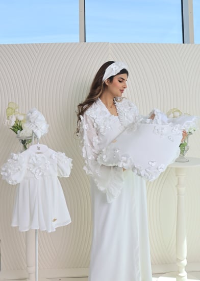 مجموعة استقبال راقيه مميزه بالورود البارزه والأنيقة