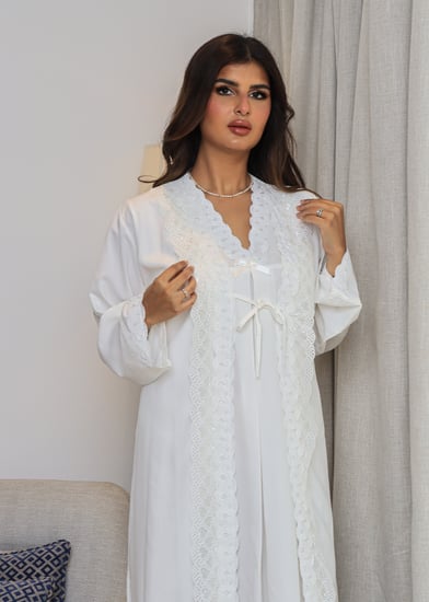 روب استقبال مزين بالكلف