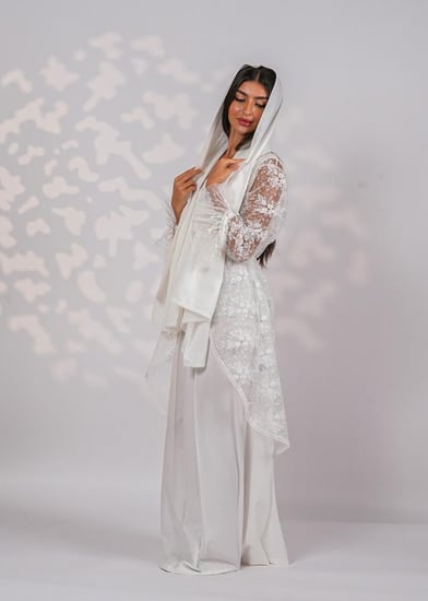 روب عصري بالدانتيل