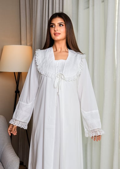 روب استقبال راقي مميز بأضافة طبقات من الدانتيل