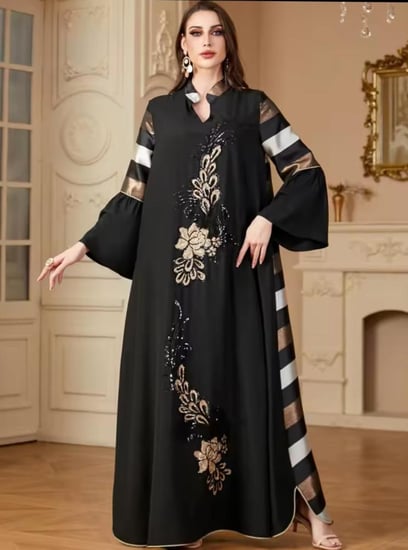 ملابس نسائية